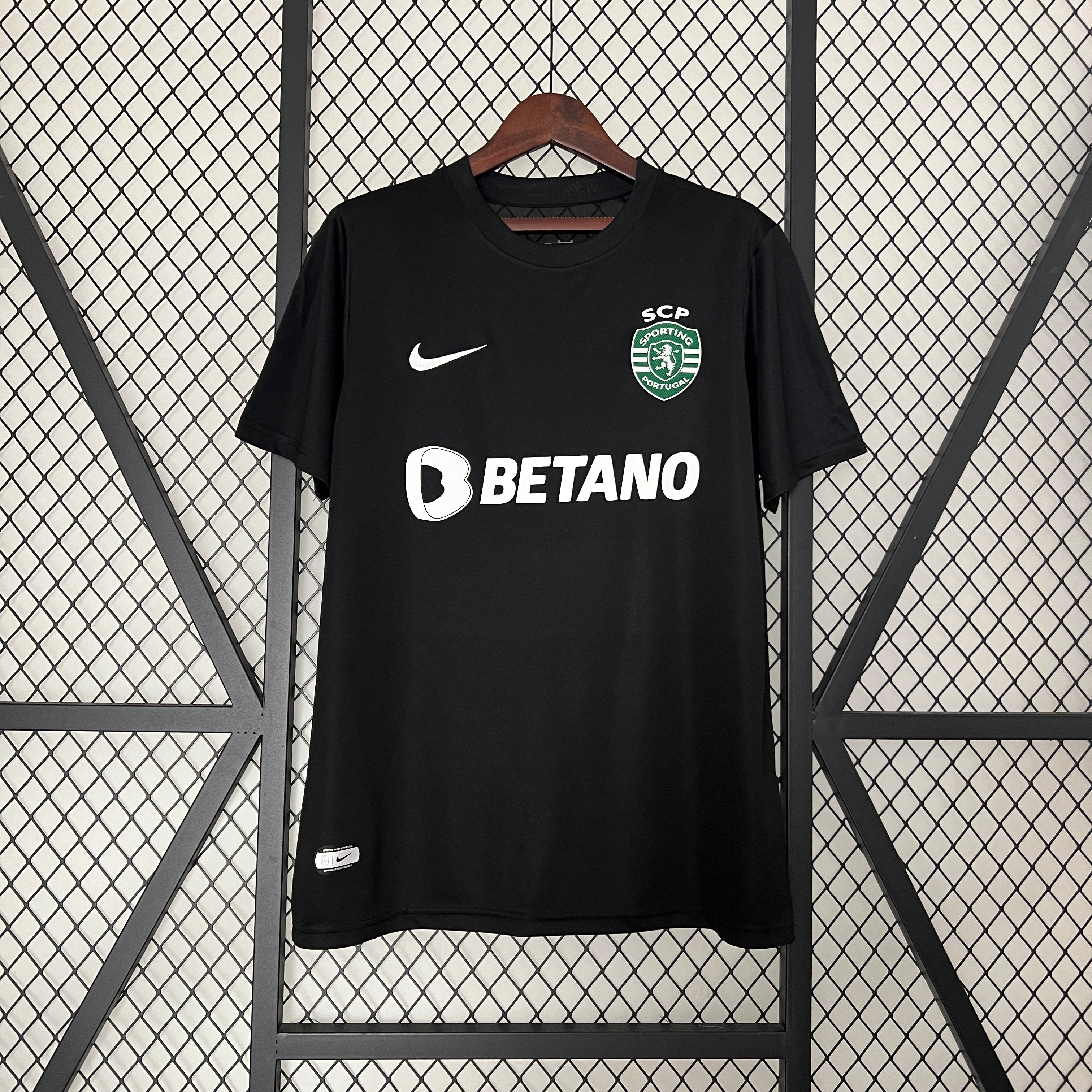 Camisola Sporting CP Preta Away 2023/24