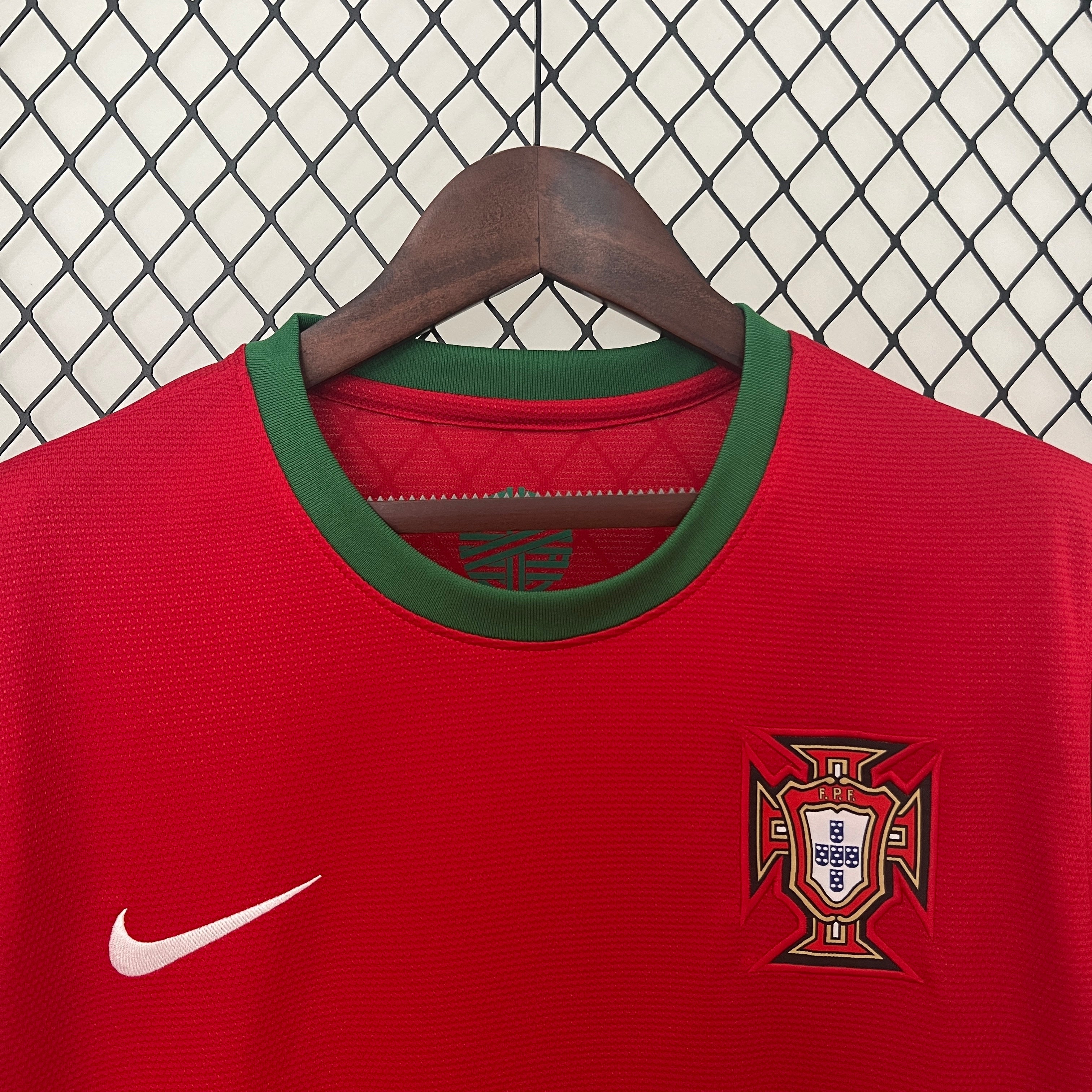 Camisola Retro Portugal 2012 Nike Home – Edição Clássica