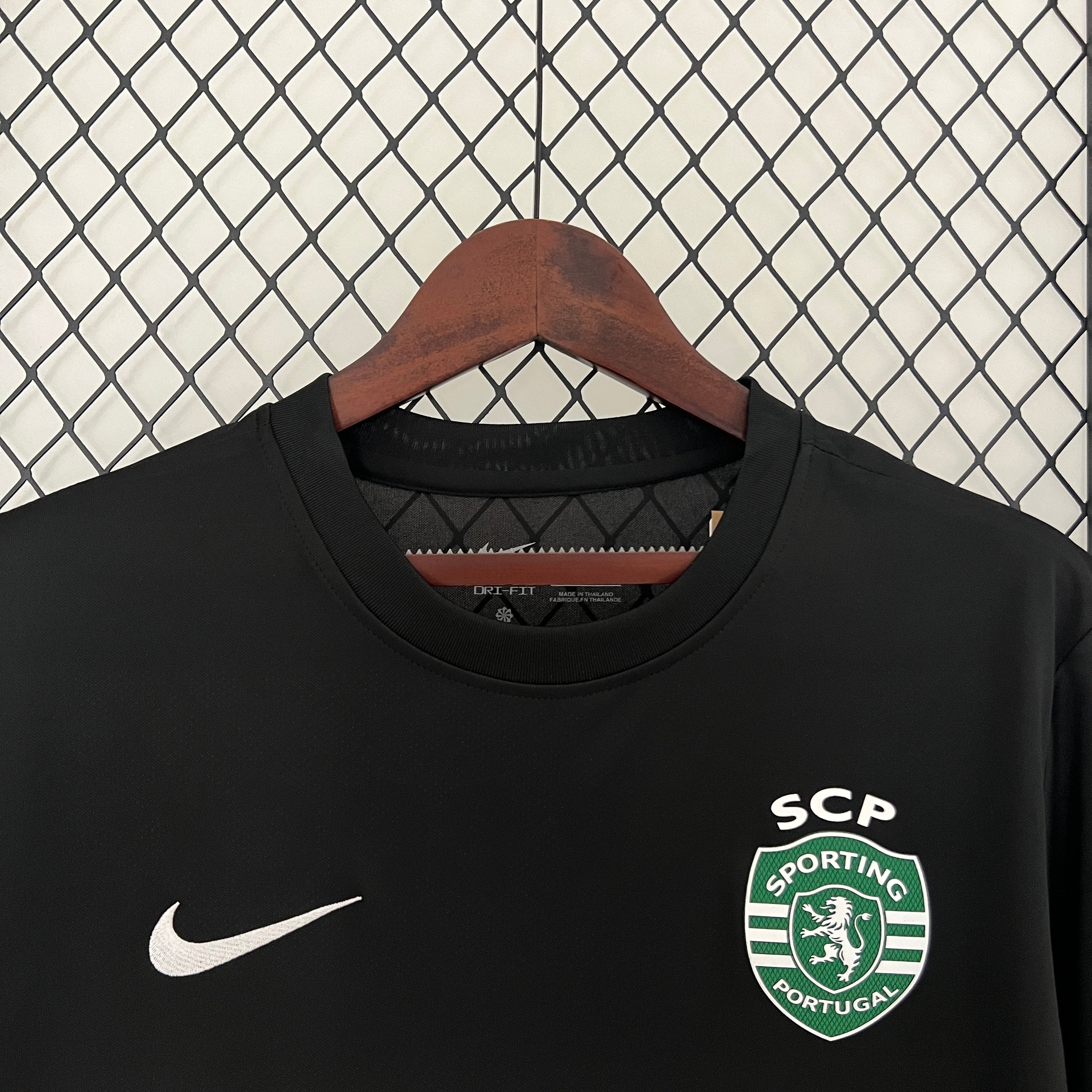 Camisola Sporting CP Preta Away 2023/24